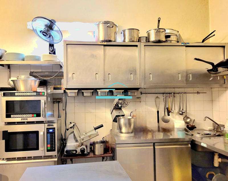 Fonds de commerce - Magasins - 67 m²