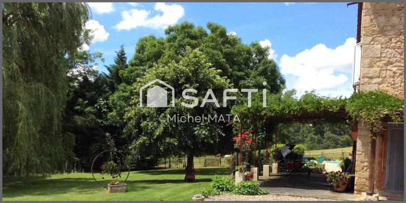 Maison - 232 m² - 6 pièces