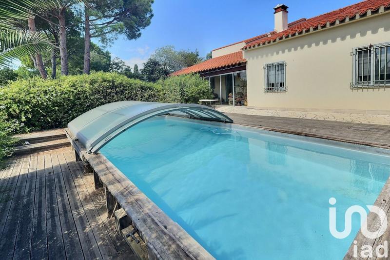 Maison - 221 m² - 8 pièces