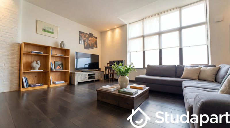 Appartement - 243 m² - 8 pièces