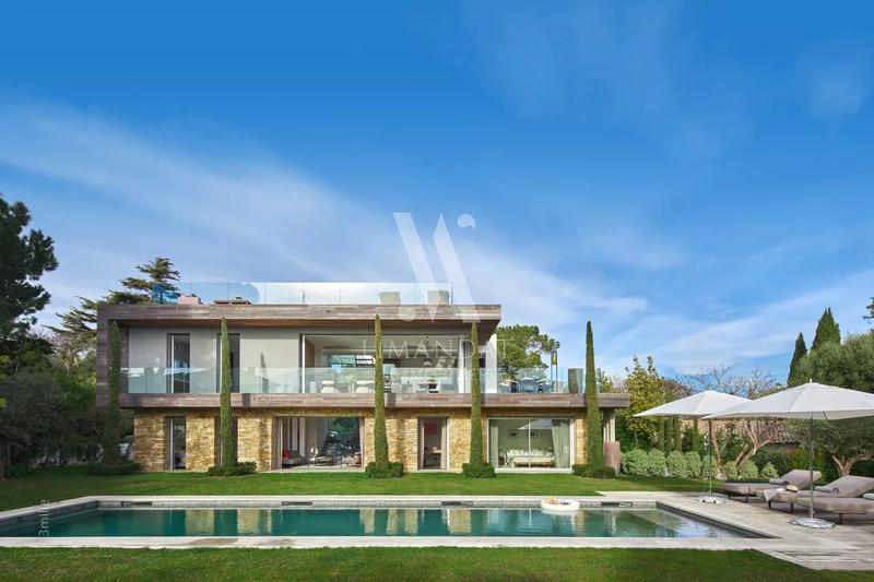 Villa - 330 m² - 7 pièces
