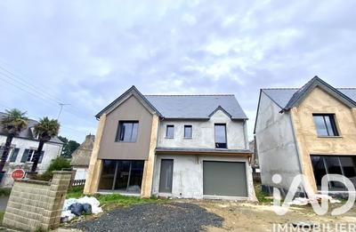 Maison - 140 m² - 8 pièces