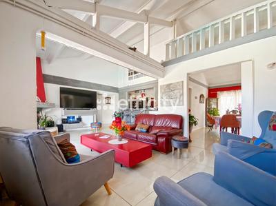 Maison - 170 m² - 7 pièces