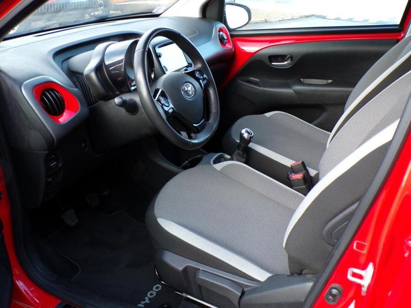 Toyota Aygo X-Play 1.0l Wti Essence