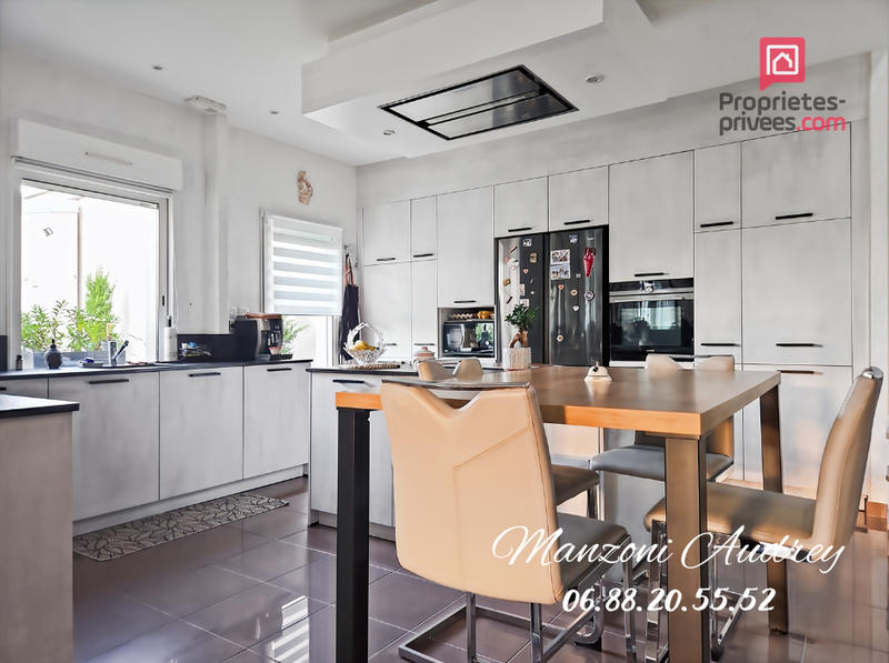 Loft - 149 m² - 7 pièces