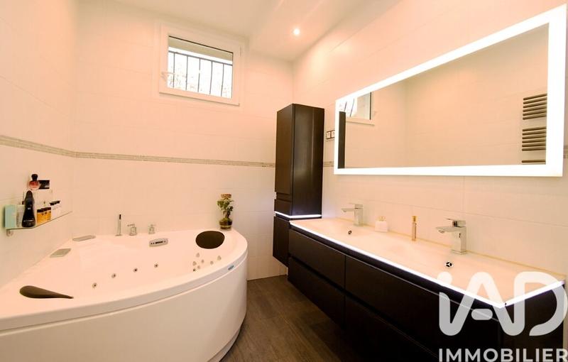 Maison - 170 m² - 6 pièces