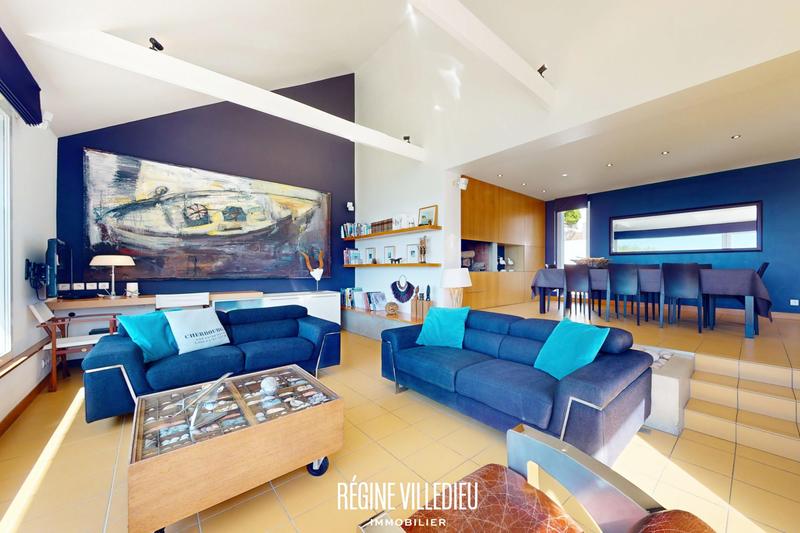 Maison - 198 m² - 8 pièces