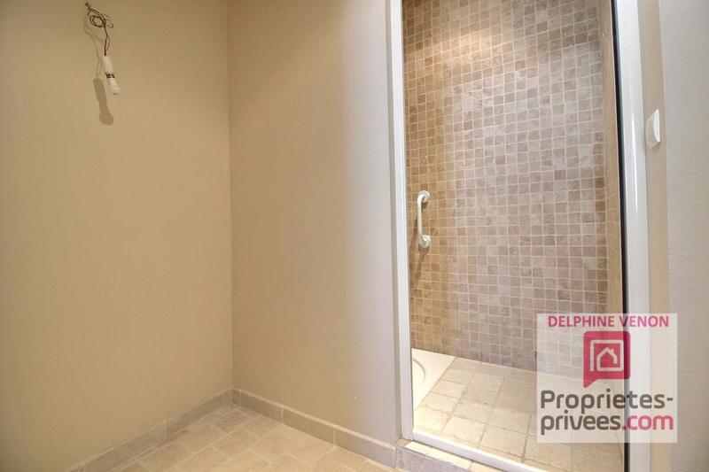 Propriété - 254 m² - 8 pièces