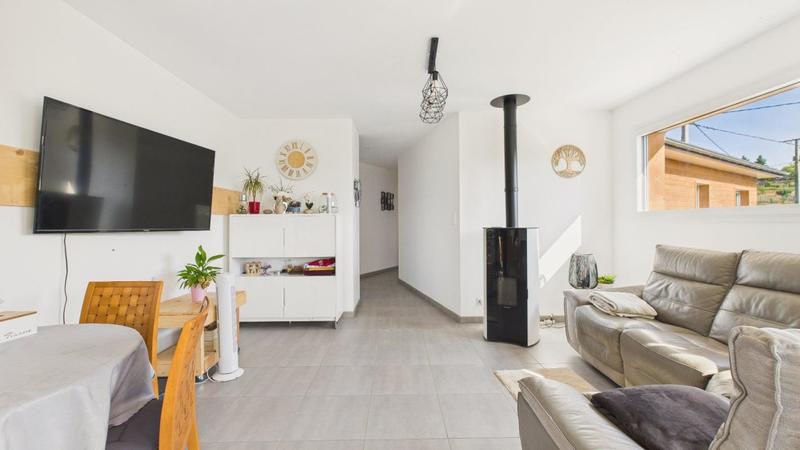 Maison - 95 m² - 4 pièces