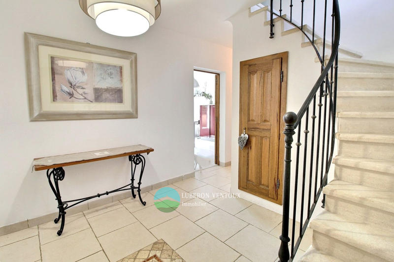 Maison - 221 m² - 5 pièces