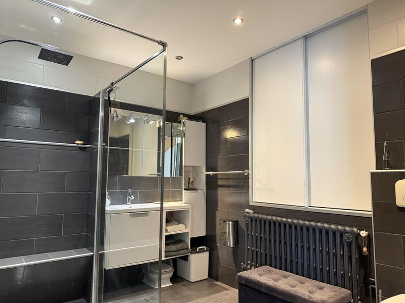 Maison - 185 m² - 7 pièces