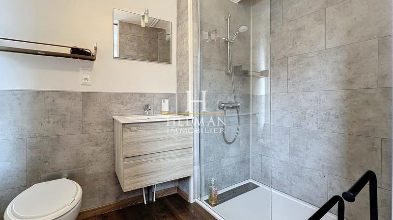 Maison - 301 m² - 11 pièces