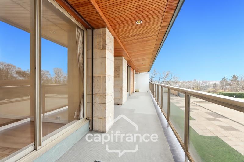 Appartement - 144 m² - 5 pièces