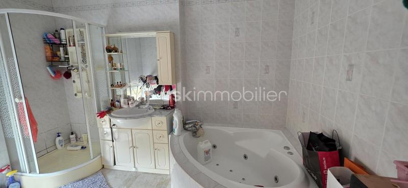 Maison - 263 m² - 10 pièces