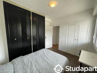 Chambre - 70 m² - 1 pièce
