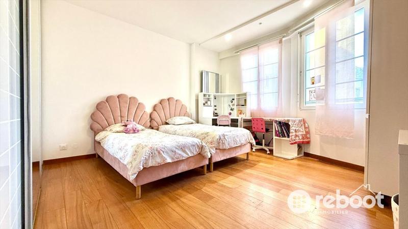 Appartement - 150 m² - 6 pièces