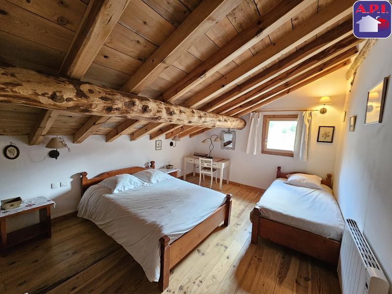 Châlet - 280 m² - 11 pièces