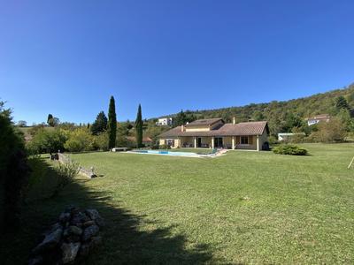 Maison - 146 m² - 6 pièces