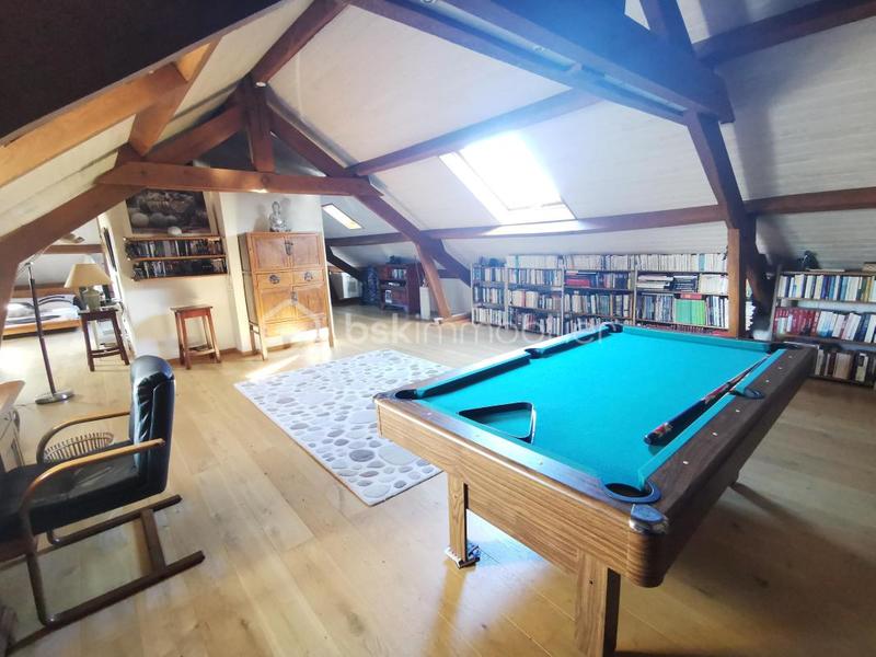 Maison - 205 m² - 6 pièces