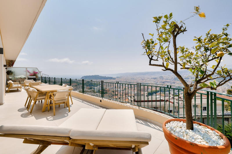 Appartement - 90 m² - 4 pièces