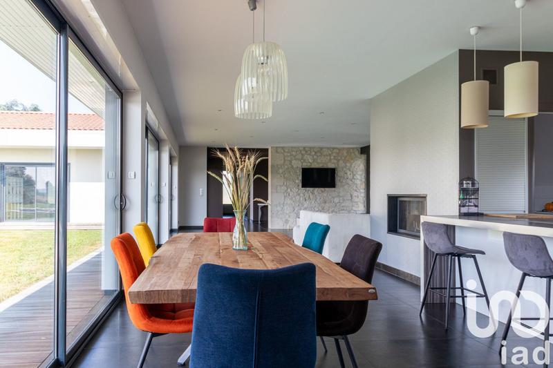 Maison - 233 m² - 5 pièces