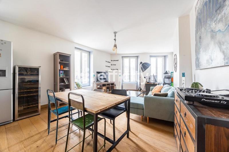 Appartement - 80 m² - 3 pièces