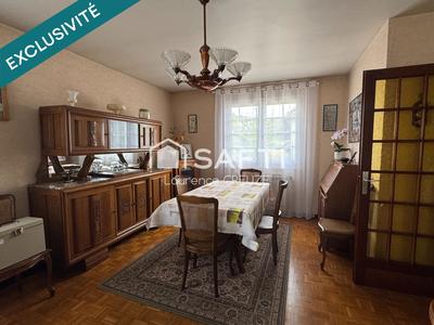 Maison - 98 m² - 5 pièces