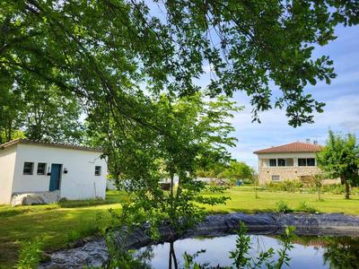 Maison - 200 m² - 7 pièces