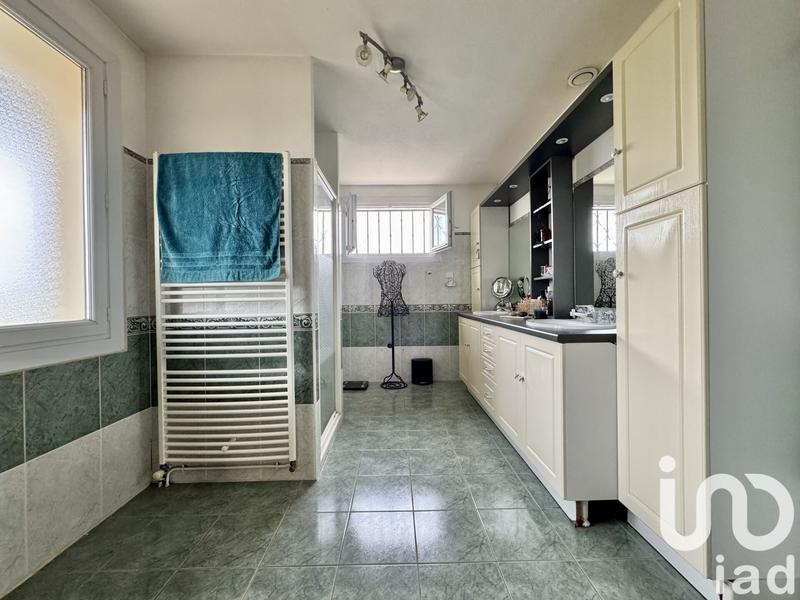 Maison - 227 m² - 10 pièces