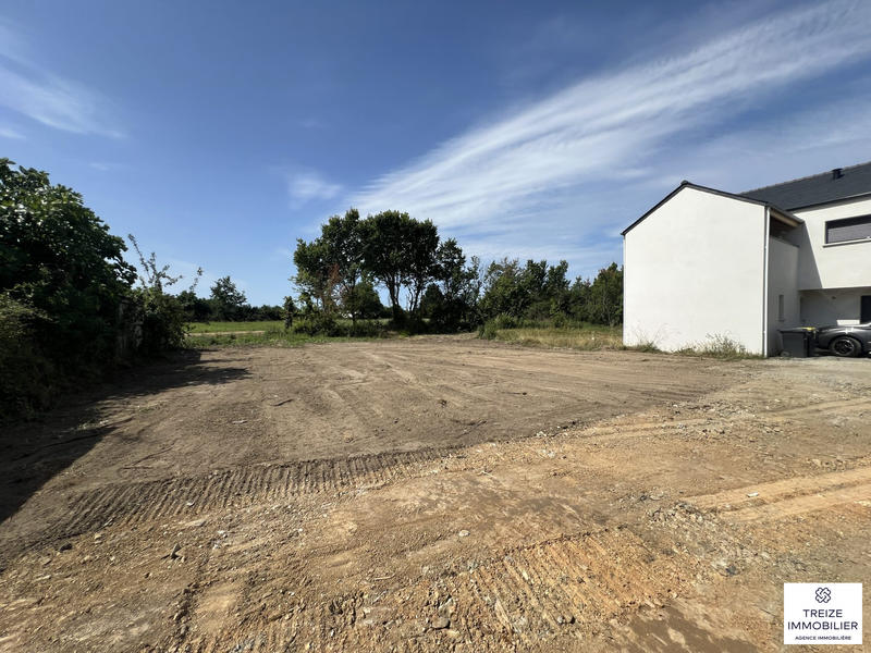 Terrain - 3 500 m²