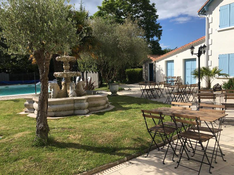 Maison - 847 m² - 36 pièces