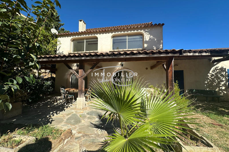 Maison - 300 m² - 14 pièces