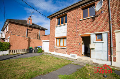 Maison - 90 m² - 6 pièces