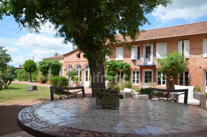 Maison bourgeoise - 395 m² - 11 pièces