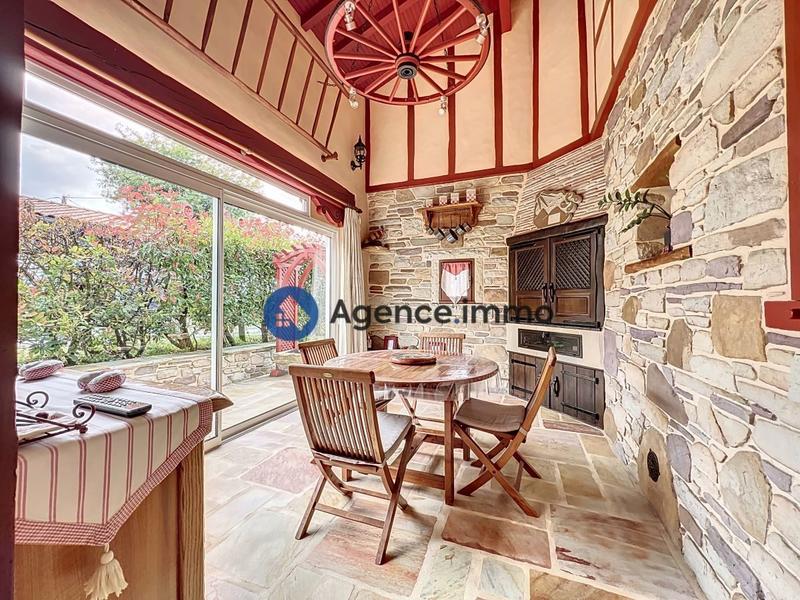 Maison traditionnelle - 160 m² - 5 pièces