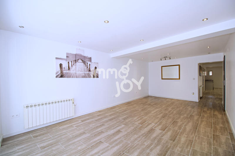 Maison - 229 m² - 7 pièces