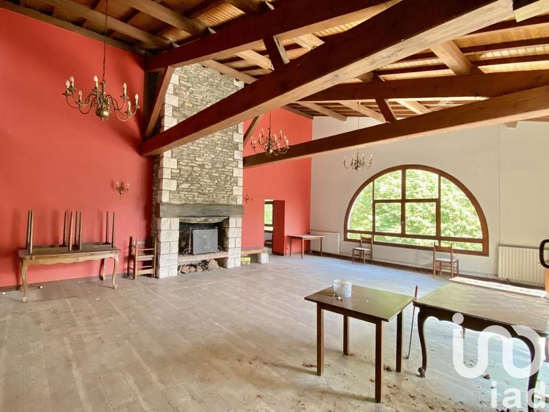 Maison - 620 m² - 8 pièces