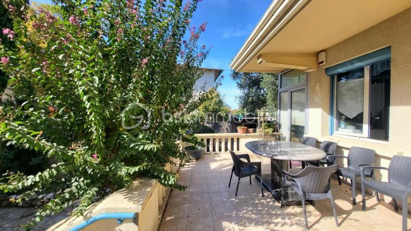 Demeure - 150 m² - 5 pièces