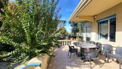 Demeure - 150 m² - 5 pièces