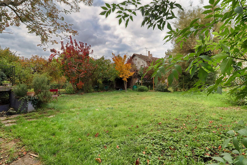 Maison - 256 m² - 9 pièces