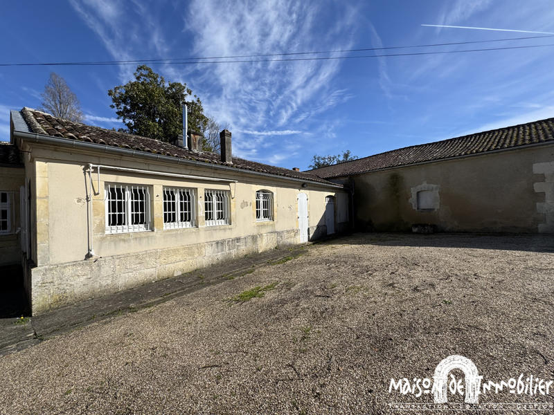 Maison - 527 m² - 12 pièces