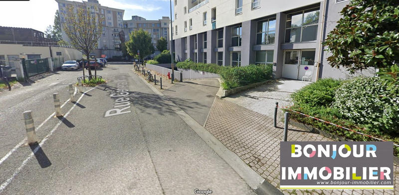 Parking / Garage - 9 m²