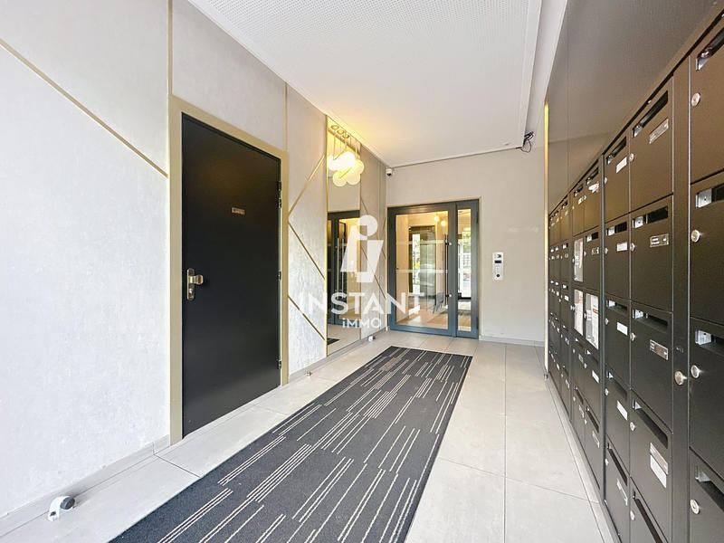 Appartement - 79 m² - 4 pièces