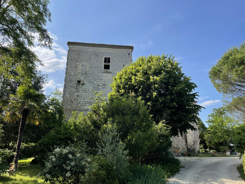 Maison de village - 523 m² - 10 pièces