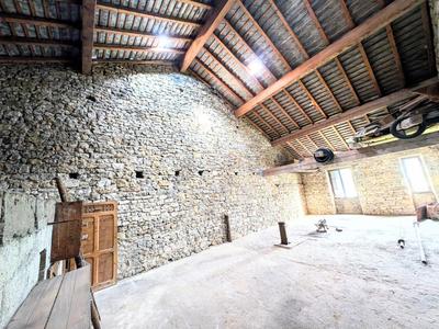 Maison - 240 m² - 3 pièces