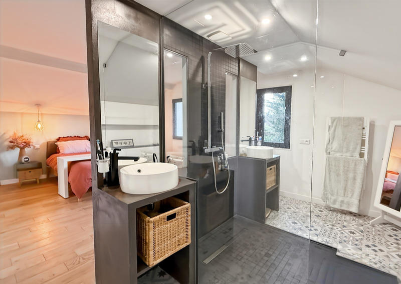 Maison - 200 m² - 7 pièces