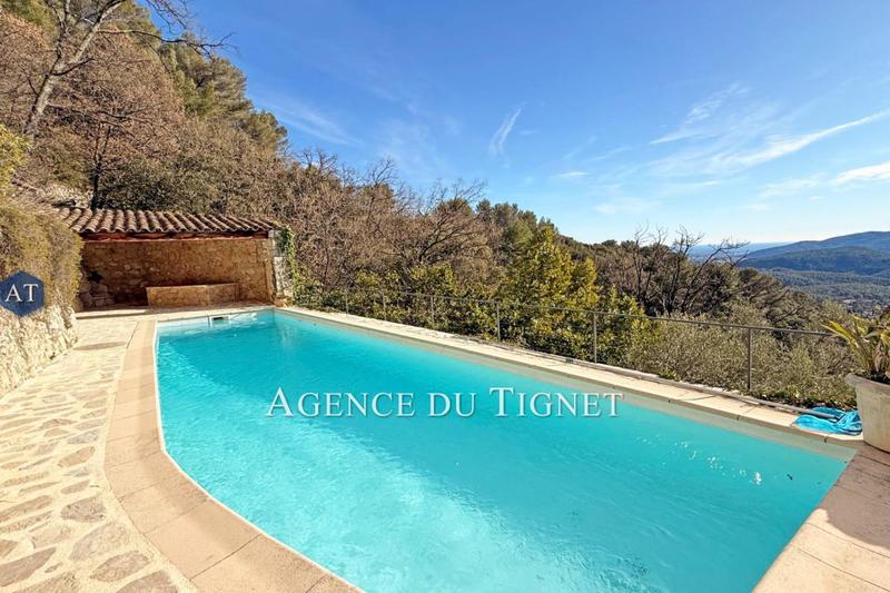 Maison - 216 m² - 6 pièces