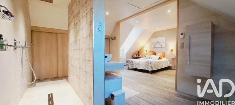 Maison - 202 m² - 8 pièces