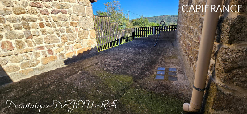 Maison - 250 m² - 8 pièces