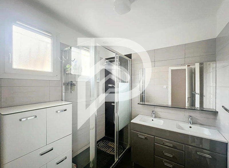 Maison - 170 m² - 8 pièces